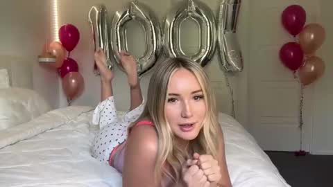 Snapshot of bridgetjean chatting on 10-22-25, 12:11 Bridget Jean online show from 10-22-25, 12:11