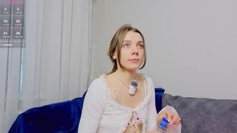 Victoria online show from 09-11-25, 02:44