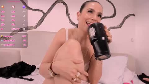 Snapshot of bridgetrodriguez chatting on 02-22-25, 08:42 online show from 02-22-25, 08:42