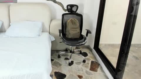 Snapshot of bridgetrodriguez chatting on 03-09-25, 12:31 online show from 03-09-25, 12:31