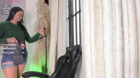 Snapshot of bridgetrodriguez chatting on 09-17-25, 11:34 online show from 09-17-25, 11:34