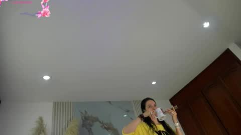 Snapshot of bridgetrodriguez chatting on 10-03-25, 01:19 online show from 10-03-25, 01:19