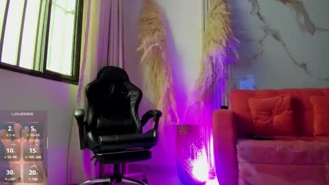 Snapshot of bridgetrodriguez chatting on 10-17-25, 12:41 online show from 10-17-25, 12:41