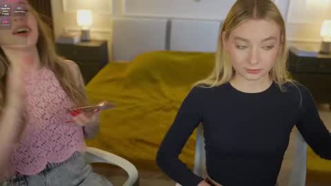 Snapshot of bright_diamonds_054 chatting on 02-19-25, 11:38 Diamonds Girls online show from 02-19-25, 11:38