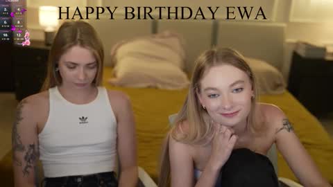 Snapshot of bright_diamonds_054 chatting on 09-19-25, 12:28 Diamonds Girls online show from 09-19-25, 12:28