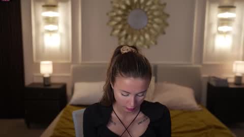 Snapshot of bright_diamonds_054 chatting on 09-22-25, 01:02 Diamonds Girls online show from 09-22-25, 01:02