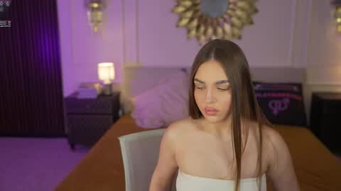 Snapshot of bright_diamonds_054 chatting on 10-02-25, 07:26 Diamonds Girls online show from 10-02-25, 07:26