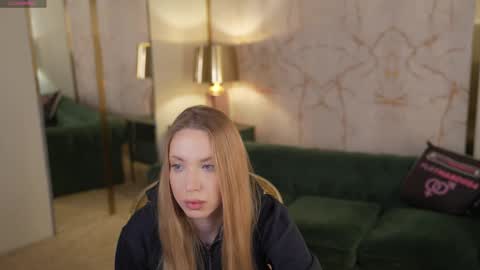 Snapshot of bright_diamonds_054 chatting on 10-14-25, 04:24 Diamonds Girls online show from 10-14-25, 04:24