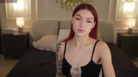 Snapshot of bright_diamonds_054 chatting on 10-21-25, 11:49 Diamonds Girls online show from 10-21-25, 11:49