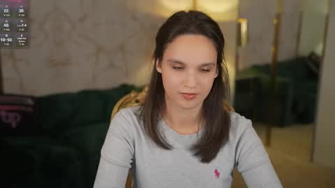 Snapshot of bright_diamonds_054 chatting on 10-28-25, 08:33 Diamonds Girls online show from 10-28-25, 08:33