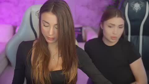 Snapshot of bright_diamonds_054 chatting on 10-29-25, 08:38 Diamonds Girls online show from 10-29-25, 08:38