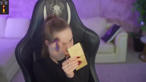 Snapshot of bright_diamonds_054 chatting on 10-30-25, 02:46 Diamonds Girls online show from 10-30-25, 02:46