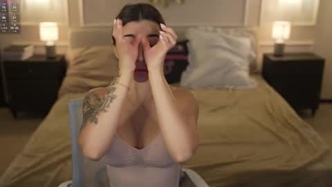 Snapshot of bright_diamonds_054 chatting on 11-03-25, 07:42 Diamonds Girls online show from 11-03-25, 07:42