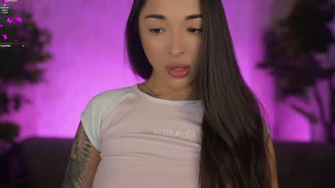 Snapshot of bright_diamonds_054 chatting on 04-19-26, 08:02 Diamonds Girls online show from 04-19-26, 08:02