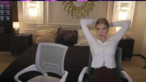 Snapshot of bright_diamonds_054 chatting on 04-21-26, 07:25 Diamonds Girls online show from 04-21-26, 07:25