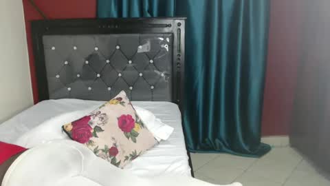 Snapshot of brightebony chatting on 01-10-25, 06:31 Bright online show from 01-10-25, 06:31