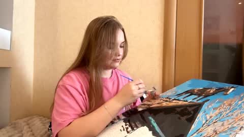 Snapshot of brigidbilton chatting on 10-11-25, 10:47 Amelia online show from 10-11-25, 10:47
