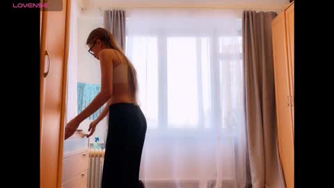 Brilliant live online show from 02-04-26, 11:49