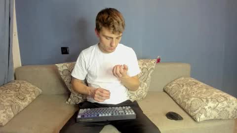 Snapshot of bristlebback chatting on 09-09-25, 05:01 bristlebback online show from 09-09-25, 05:01