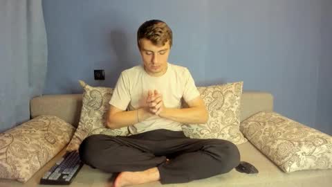 Snapshot of bristlebback chatting on 09-11-25, 04:18 bristlebback online show from 09-11-25, 04:18