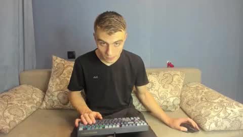 Snapshot of bristlebback chatting on 09-15-25, 04:07 bristlebback online show from 09-15-25, 04:07