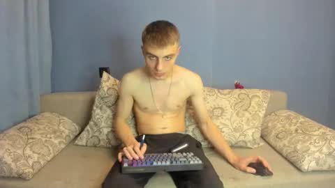 Snapshot of bristlebback chatting on 09-17-25, 04:08 bristlebback online show from 09-17-25, 04:08