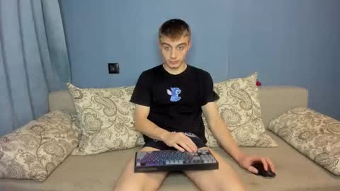 Snapshot of bristlebback chatting on 09-29-25, 04:01 bristlebback online show from 09-29-25, 04:01