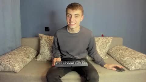 Snapshot of bristlebback chatting on 10-11-25, 04:38 bristlebback online show from 10-11-25, 04:38