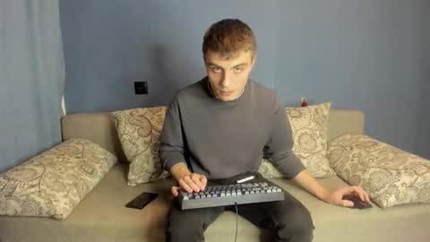 Snapshot of bristlebback chatting on 10-14-25, 04:30 bristlebback online show from 10-14-25, 04:30