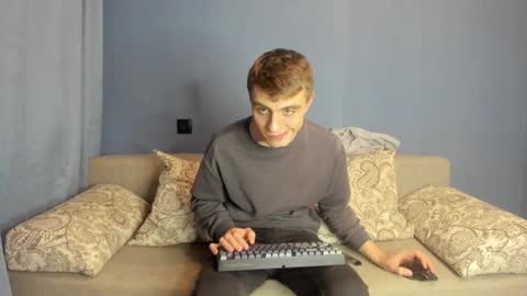 Snapshot of bristlebback chatting on 10-19-25, 04:29 bristlebback online show from 10-19-25, 04:29