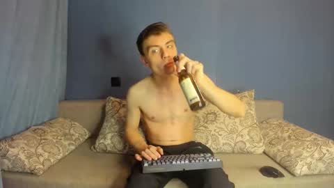 Snapshot of bristlebback chatting on 10-25-25, 06:02 bristlebback online show from 10-25-25, 06:02