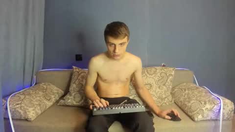 Snapshot of bristlebback chatting on 10-29-25, 07:04 bristlebback online show from 10-29-25, 07:04