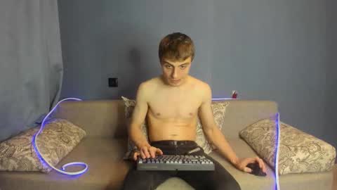 Snapshot of bristlebback chatting on 10-31-25, 04:41 bristlebback online show from 10-31-25, 04:41