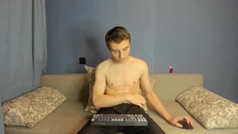 Snapshot of bristlebback chatting on 11-09-25, 03:32 bristlebback online show from 11-09-25, 03:32