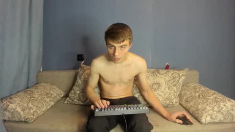 Snapshot of bristlebback chatting on 11-14-25, 06:28 bristlebback online show from 11-14-25, 06:28