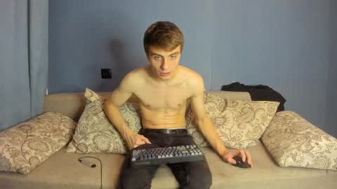 Snapshot of bristlebback chatting on 11-19-25, 12:38 bristlebback online show from 11-19-25, 12:38