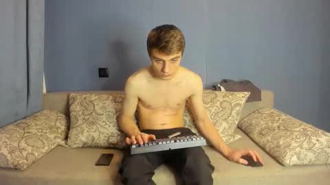 Snapshot of bristlebback chatting on 11-23-25, 04:40 bristlebback online show from 11-23-25, 04:40