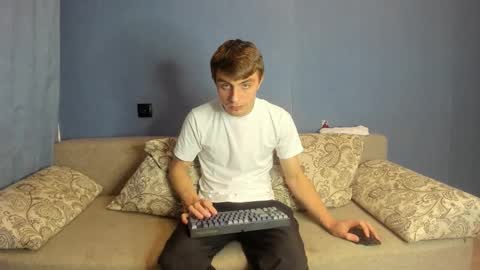 Snapshot of bristlebback chatting on 12-02-25, 04:02 bristlebback online show from 12-02-25, 04:02