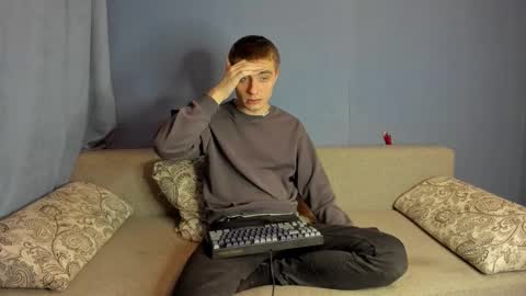 Snapshot of bristlebback chatting on 01-08-26, 05:59 bristlebback online show from 01-08-26, 05:59