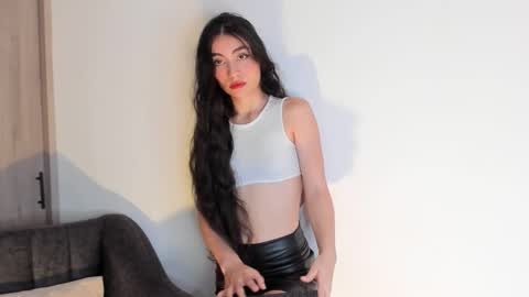 Snapshot of britany__lenox chatting on 10-23-25, 11:46 britany lenox online show from 10-23-25, 11:46