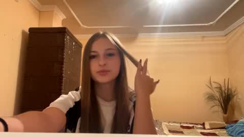 Snapshot of britanysuther chatting on 06-11-26, 07:45 Ciri online show from 06-11-26, 07:45