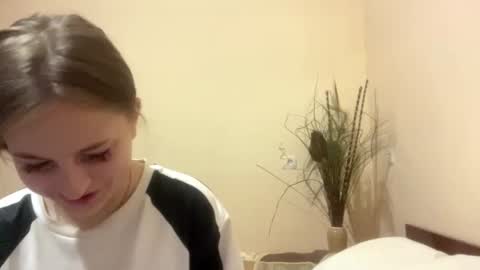 Snapshot of britanysuther chatting on 06-23-26, 05:11 Ciri online show from 06-23-26, 05:11