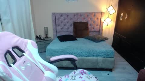 britany online show from 02-12-25, 04:23