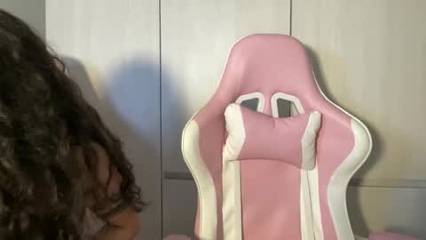 Snapshot of brithneysquirt chatting on 02-27-25, 12:43 brithneysquirt online show from 02-27-25, 12:43