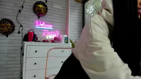 britney_charm online show from 10-06-25, 06:33