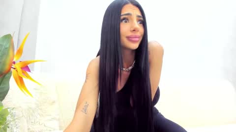 Snapshot of britney_charm chatting on 02-15-26, 07:51 britney_charm online show from 02-15-26, 07:51