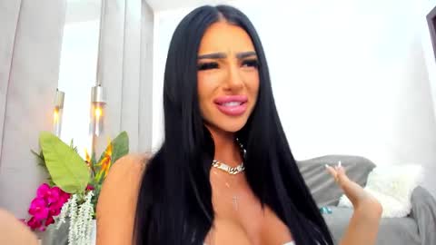 Snapshot of britney_charm chatting on 02-22-26, 07:51 britney_charm online show from 02-22-26, 07:51