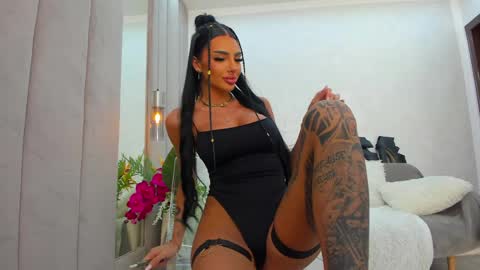 Snapshot of britney_charm chatting on 03-27-26, 07:36 britney_charm online show from 03-27-26, 07:36