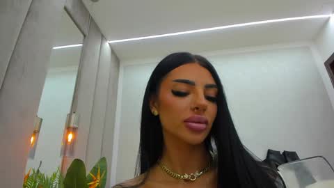 Snapshot of britney_charm chatting on 03-29-26, 07:19 britney_charm online show from 03-29-26, 07:19