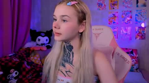 Britney online show from 02-22-26, 07:01